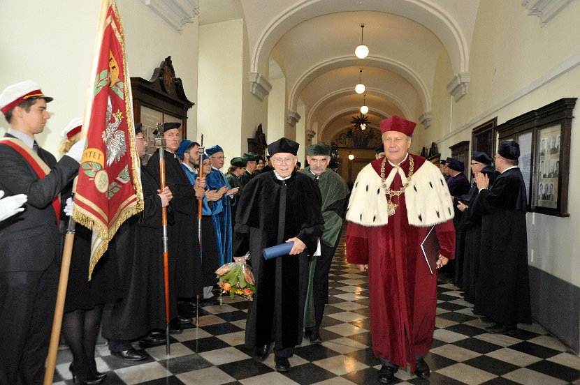 Conferring_ceremony_030